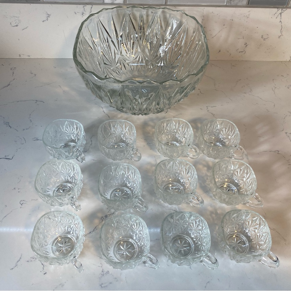 Vintage Hazel Atlas Williamsport Square shape Punch Bowl with 12 cups